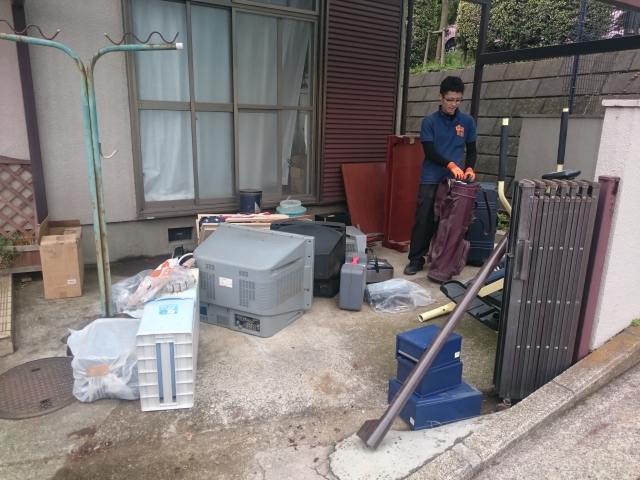 残置物片付け風景